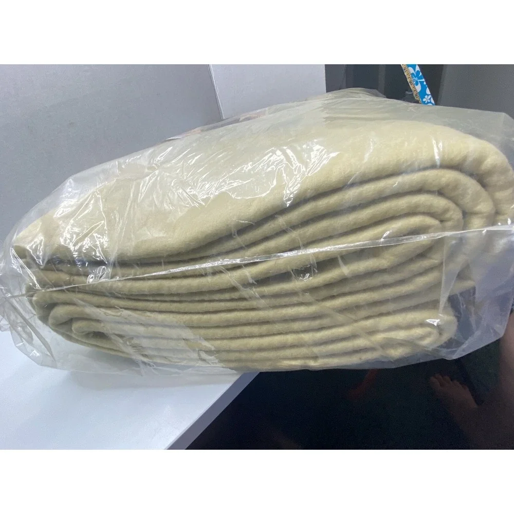 Cannon Blanket New 80 x 90 Ashford Beige 100 Percent Acrylic‎ Nylon Binding VTG